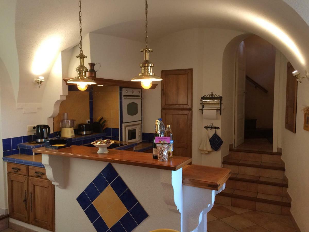 La Maison De Valentine Jarjayes Экстерьер фото